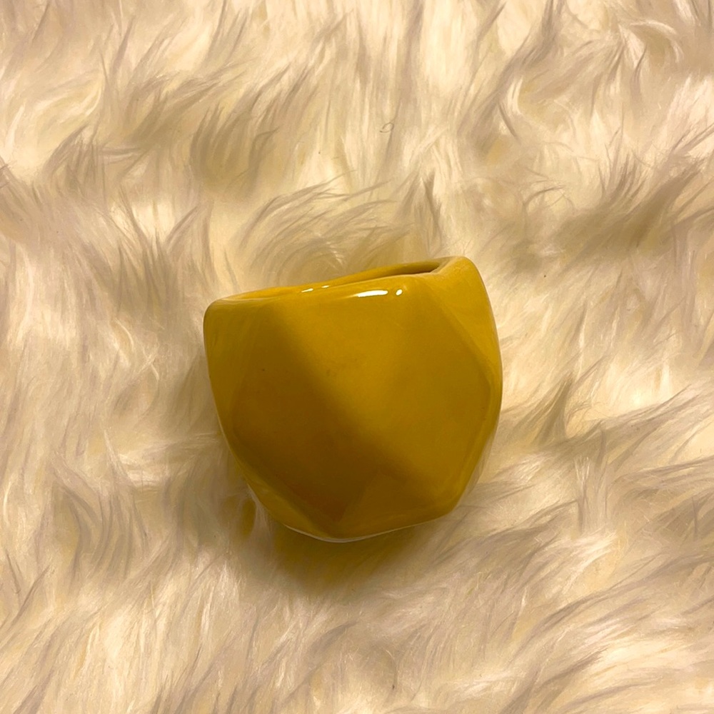 DONATED🚫 Yellow Planter